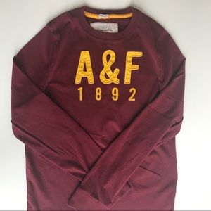 Size: M - A&F Men’s L/S Muscle Shirt